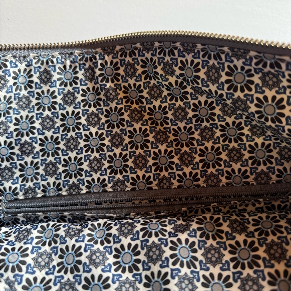 Vera Bradley Large Quilted Medallion Print Fabric Tote - Picture 6 of 6